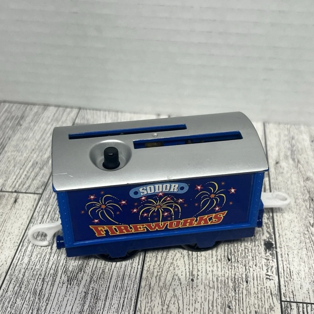 Thomas & Friends TrackMaster Sodor Fireworks Pop-Up Cargo Car (2008)